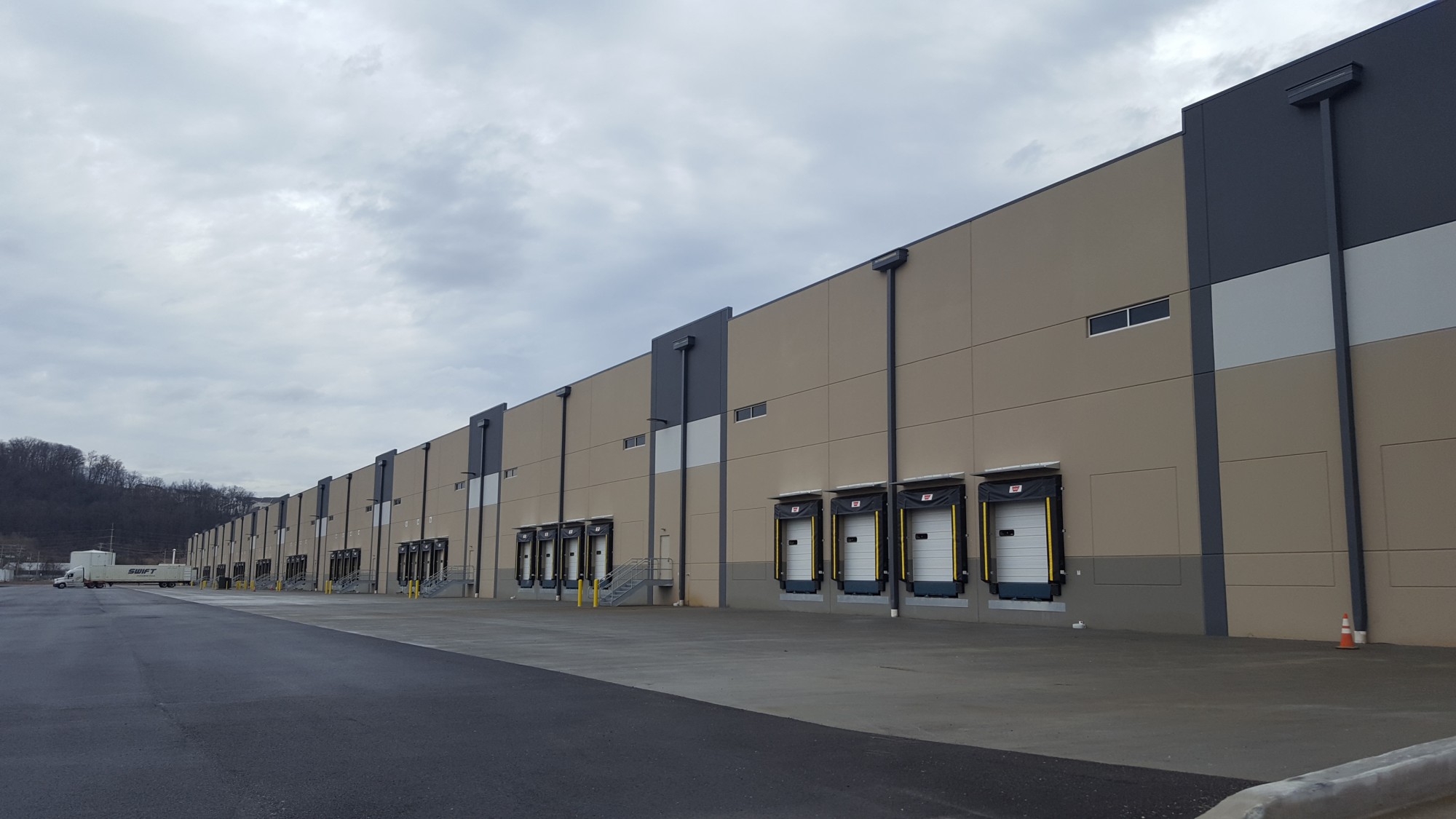 den road logistics center - Exterior 2